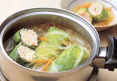 鮭ご飯の白菜ロール鍋