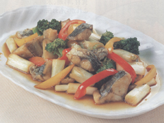 白身魚と根菜の揚げ煮