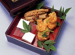 カニの湯葉包み揚げ