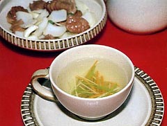 三糸湯 サンスータン(糸切り材料のスープ)