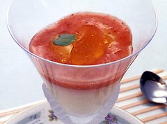 杏仁豆腐の梅肉ゼリーのせ