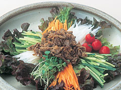 牛肉サラダ