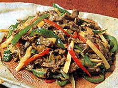 青椒牛肉絲（チンジャオロース）