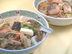 野菜いっぱい鮭味噌ラーメン
