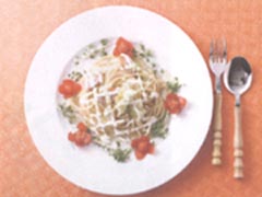 キャベツと粗挽きウインナーのレモンクリームパスタ