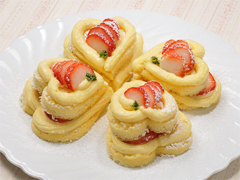いちごのふわふわケーキ