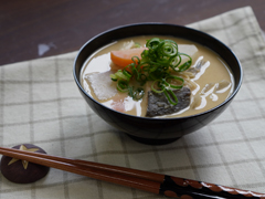 鮭と野菜の具沢山粕汁