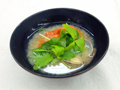 あさりとトマトの味噌汁