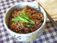 薄切りカルビの焼肉丼