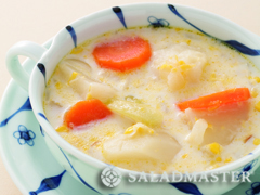 野菜たっぷりコーンチャウダー